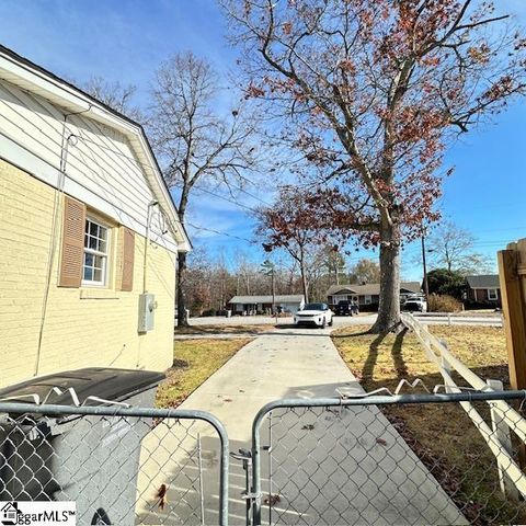 8 Pembroke Lane, Taylors, SC 29687