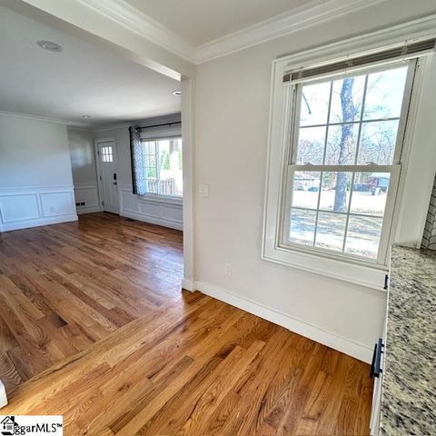 8 Pembroke Lane, Taylors, SC 29687