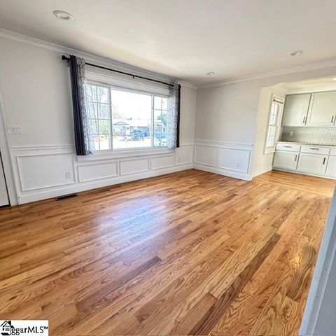 8 Pembroke Lane, Taylors, SC 29687