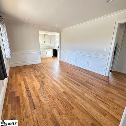 8 Pembroke Lane, Taylors, SC 29687