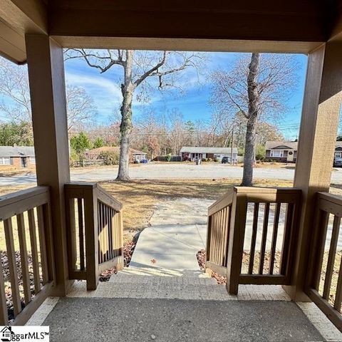 8 Pembroke Lane, Taylors, SC 29687