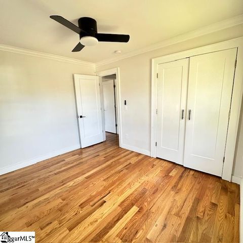 8 Pembroke Lane, Taylors, SC 29687