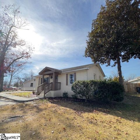 8 Pembroke Lane, Taylors, SC 29687