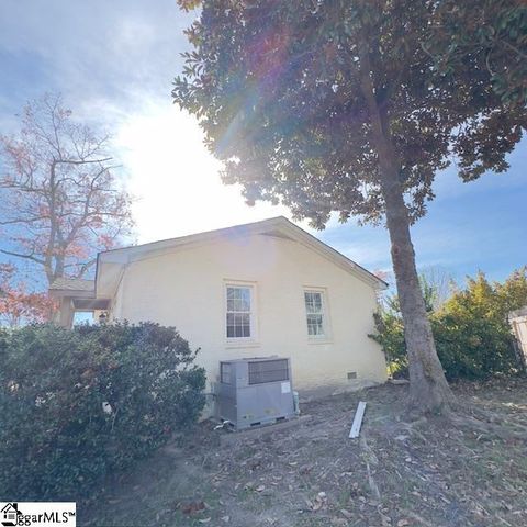 8 Pembroke Lane, Taylors, SC 29687