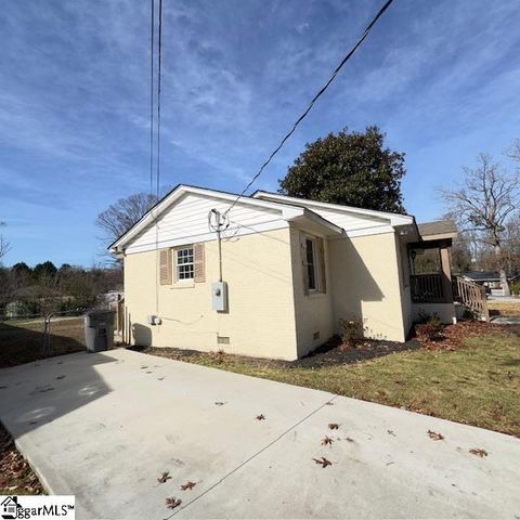 8 Pembroke Lane, Taylors, SC 29687