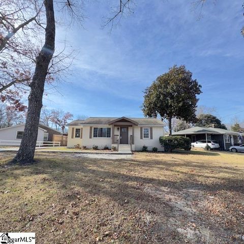 8 Pembroke Lane, Taylors, SC 29687