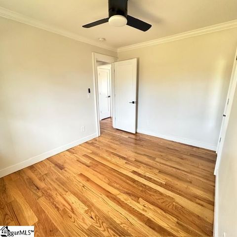 8 Pembroke Lane, Taylors, SC 29687