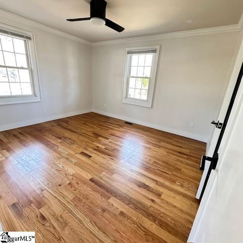 8 Pembroke Lane, Taylors, SC 29687