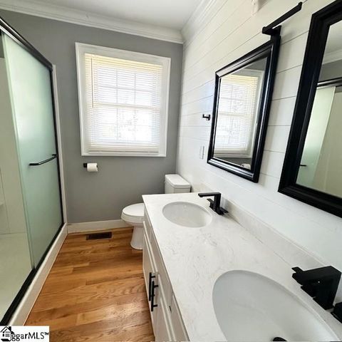 8 Pembroke Lane, Taylors, SC 29687