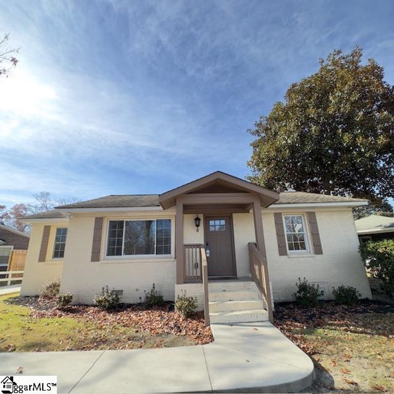 8 Pembroke Lane, Taylors, SC 29687