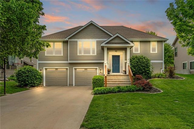 142 Aspen Lane, Lawrence, KS 66049