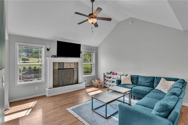 142 Aspen Lane, Lawrence, KS 66049
