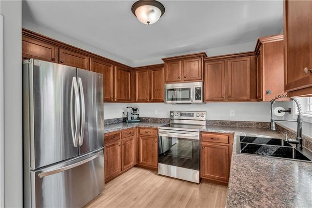 142 Aspen Lane, Lawrence, KS 66049