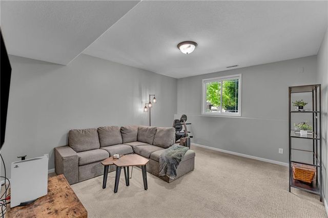 142 Aspen Lane, Lawrence, KS 66049
