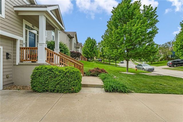 142 Aspen Lane, Lawrence, KS 66049