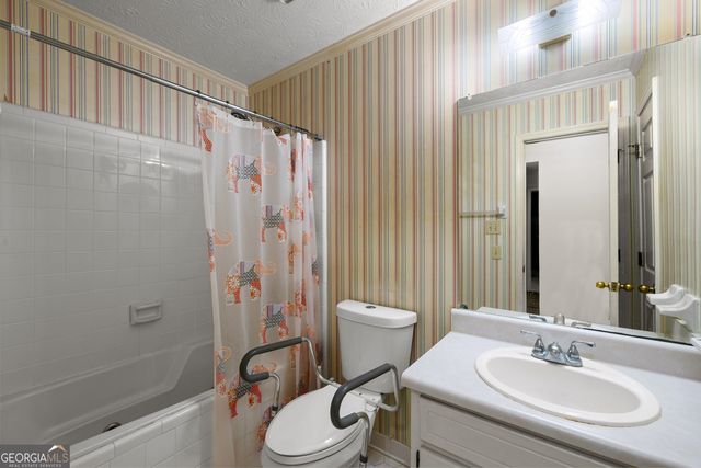 180 Monmouth Drive, Fayetteville, GA 30214