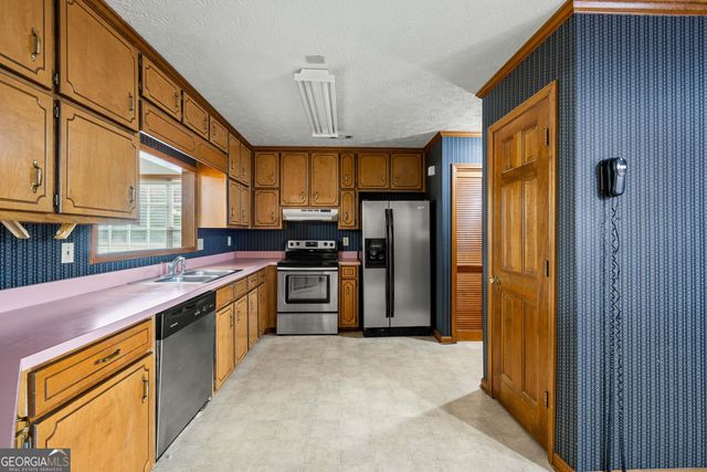 180 Monmouth Drive, Fayetteville, GA 30214