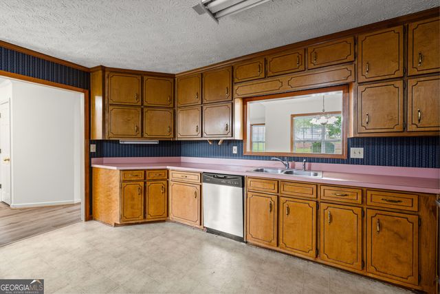 180 Monmouth Drive, Fayetteville, GA 30214