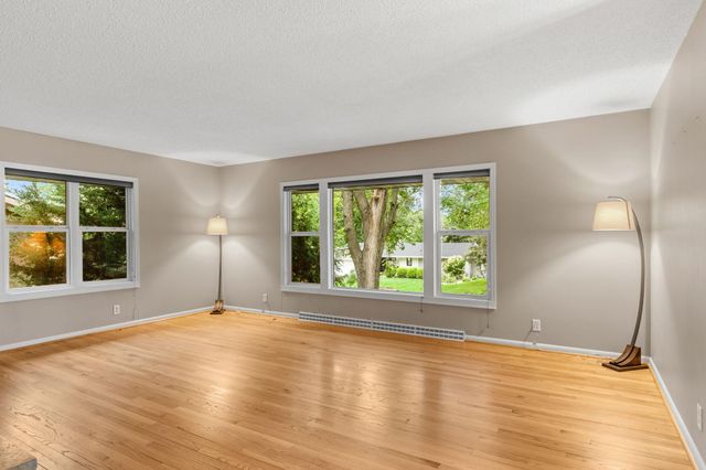 2401 Gettysburg Avenue S, Saint Louis Park, MN 55426