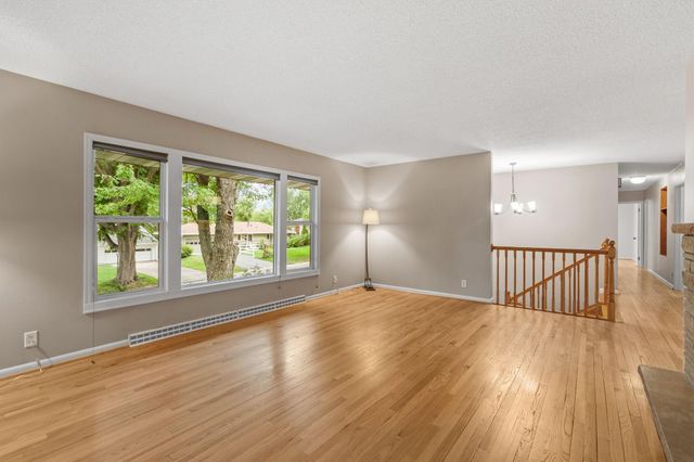 2401 Gettysburg Avenue S, Saint Louis Park, MN 55426