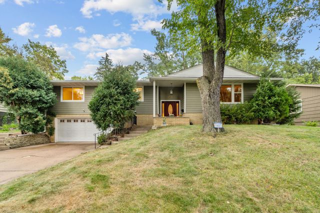 2401 Gettysburg Avenue S, Saint Louis Park, MN 55426