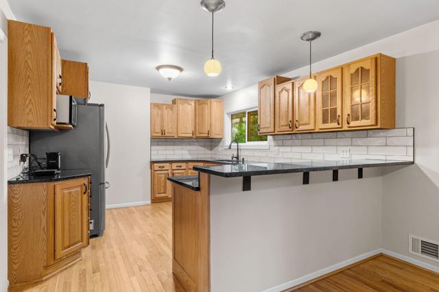 2401 Gettysburg Avenue S, Saint Louis Park, MN 55426