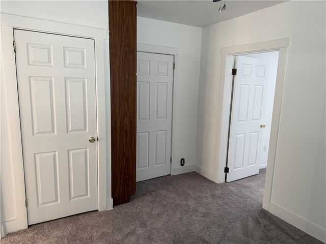 1169 Leaside Dr, Lincoln Place, PA 15207