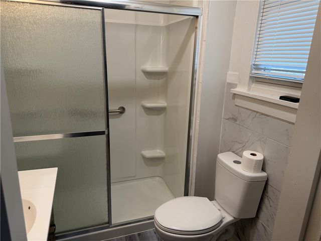 1169 Leaside Dr, Lincoln Place, PA 15207