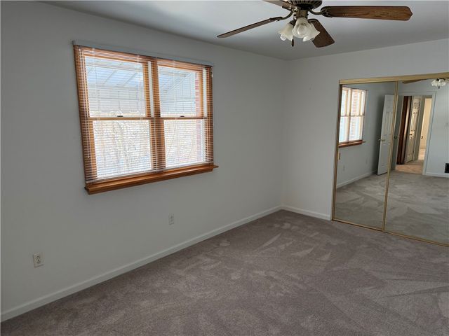 1169 Leaside Dr, Lincoln Place, PA 15207