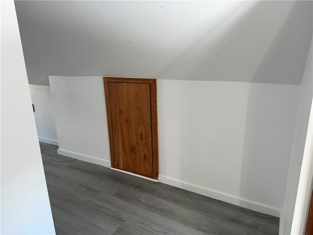 1169 Leaside Dr, Lincoln Place, PA 15207