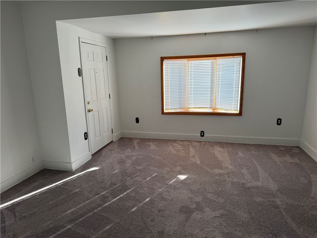 1169 Leaside Dr, Lincoln Place, PA 15207