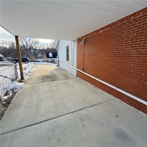 1169 Leaside Dr, Lincoln Place, PA 15207