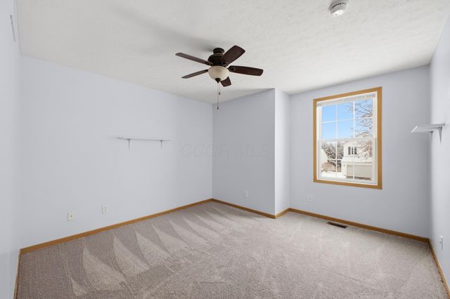 60 Gala Avenue, Pataskala, OH 43062