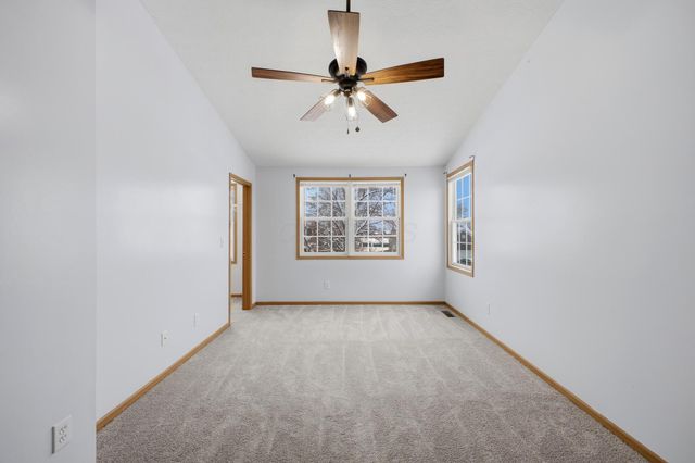 60 Gala Avenue, Pataskala, OH 43062