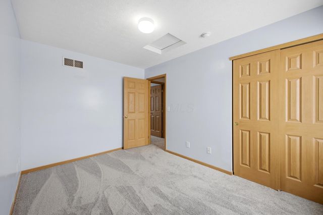 60 Gala Avenue, Pataskala, OH 43062