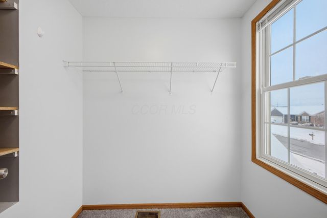 60 Gala Avenue, Pataskala, OH 43062