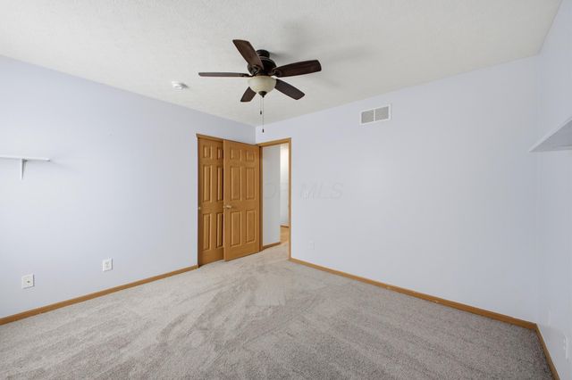 60 Gala Avenue, Pataskala, OH 43062