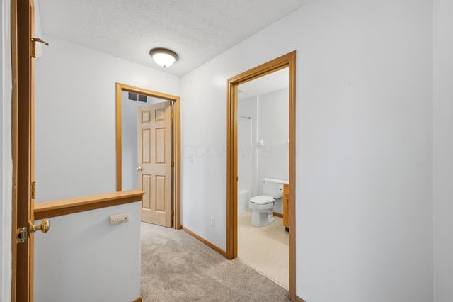 60 Gala Avenue, Pataskala, OH 43062