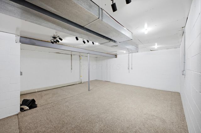 60 Gala Avenue, Pataskala, OH 43062