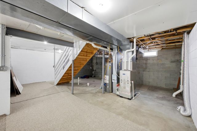 60 Gala Avenue, Pataskala, OH 43062