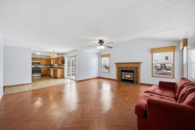 60 Gala Avenue, Pataskala, OH 43062