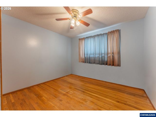 1760 Vanderbeck Ln, Woodburn, OR 97071