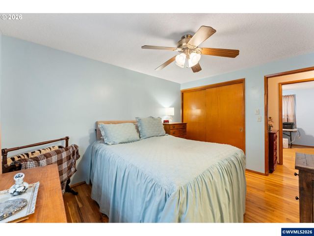 1760 Vanderbeck Ln, Woodburn, OR 97071