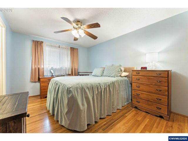 1760 Vanderbeck Ln, Woodburn, OR 97071