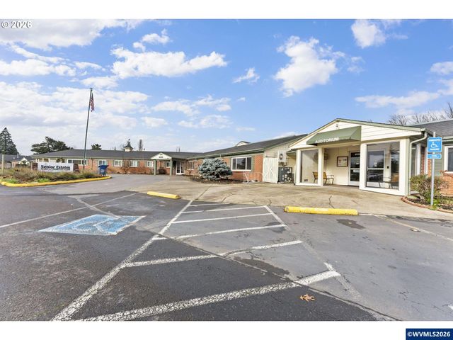 1760 Vanderbeck Ln, Woodburn, OR 97071