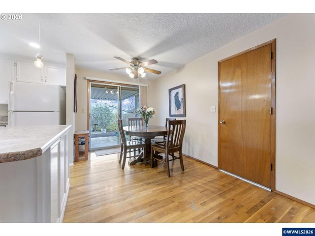 1760 Vanderbeck Ln, Woodburn, OR 97071