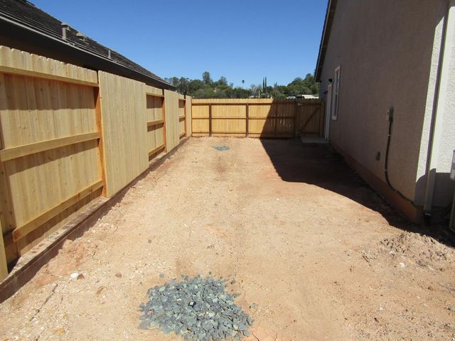 514 Bellflower Cir, Ione, CA 95640