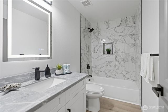 11802 SE 250th Court, Kent, WA 98030