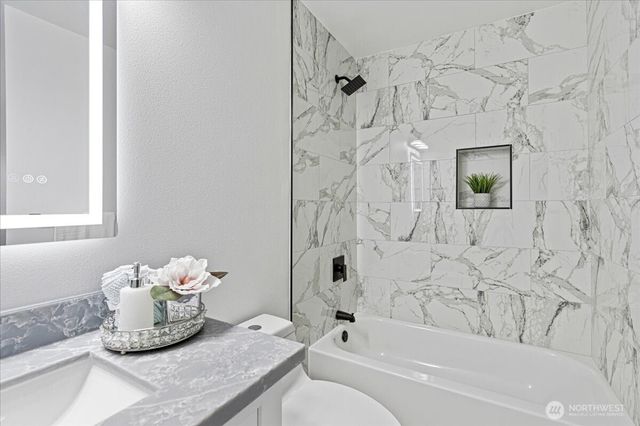 11802 SE 250th Court, Kent, WA 98030