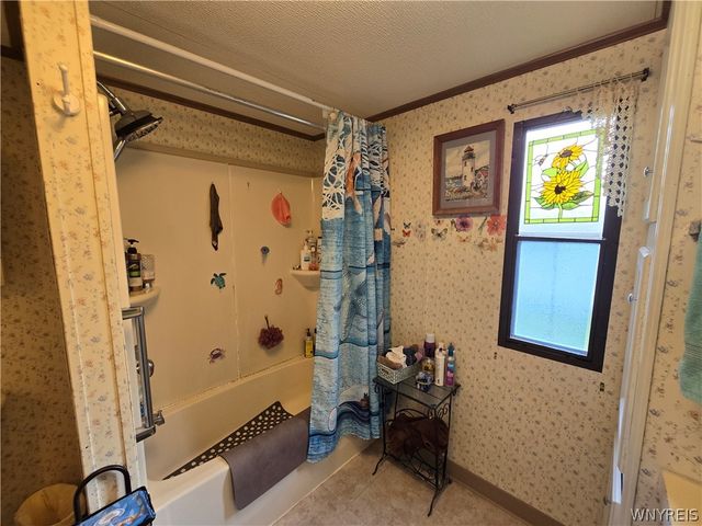 3880 Lockport Olcott, Lockport Town, NY 14094